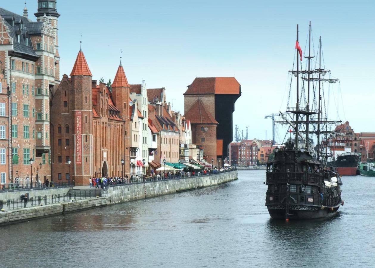 3-Rooms Apartment With Balcony By The Oldtown Gdansk Bagian luar foto